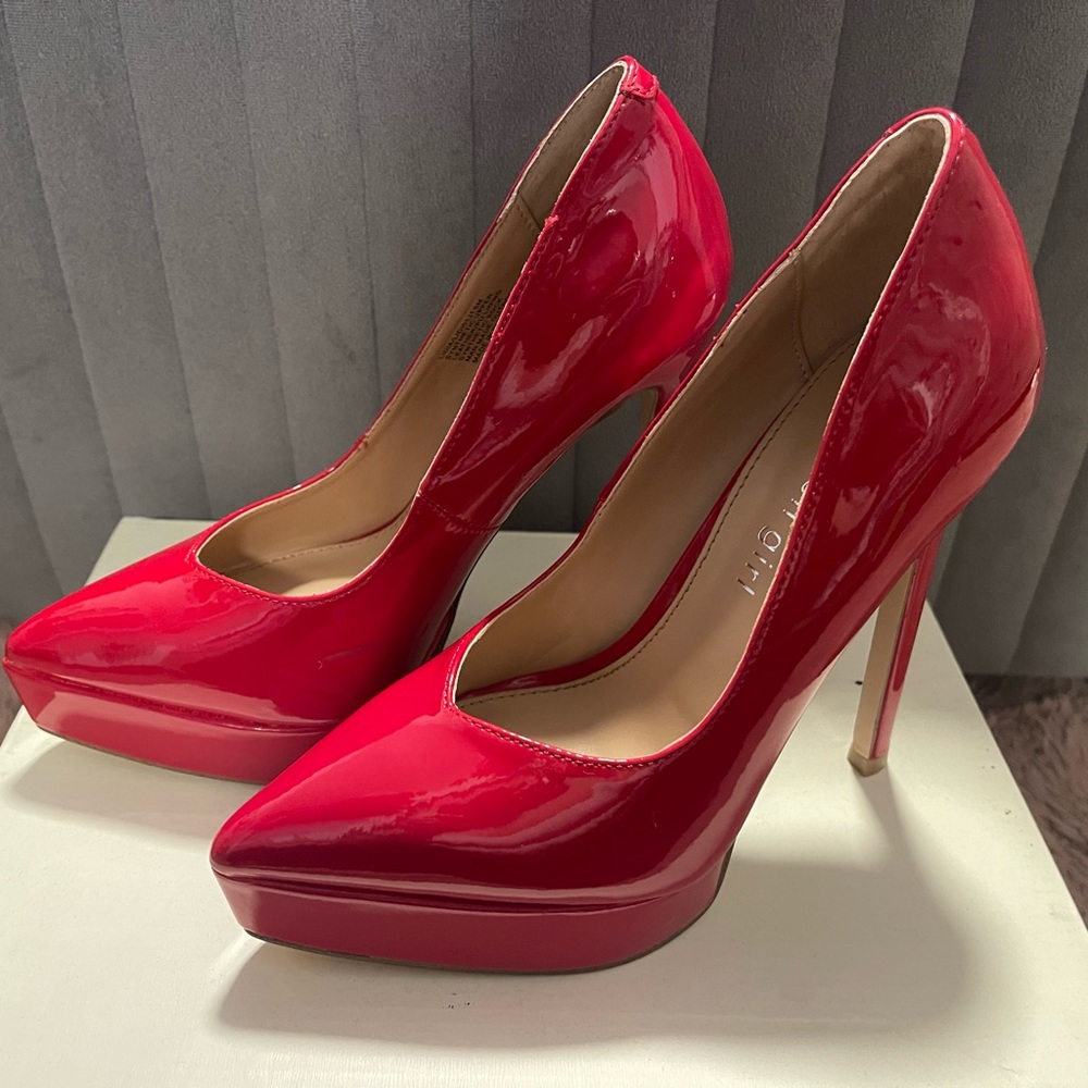 JESSICA SIMPSON JARIAH PLATFORM PUMP
